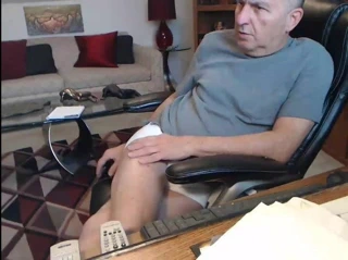 67 yaşındaki adam üzgün 3