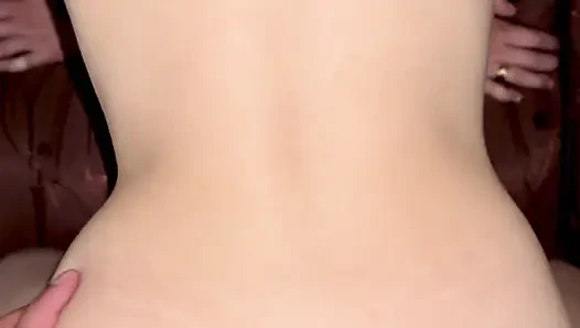 Fit kene vücudu ve kalp şeklindeki göt domaltılarak sikiliyor