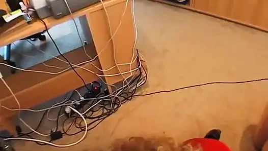 Harika sarışın orta yaşlı seksi fahişe yumuşak yarak emiyor