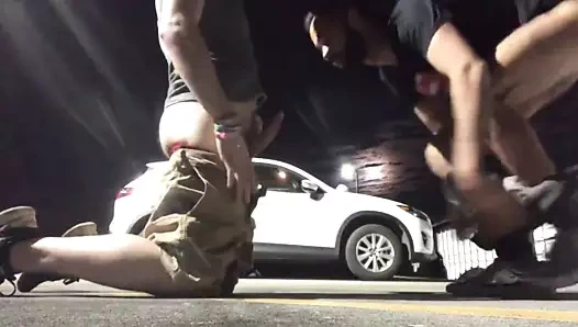 Anon dostum beni dışarıda doğuruyor