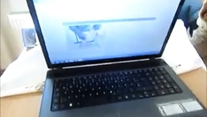 schoen der tochter auf die kleinen tittchen gewichst