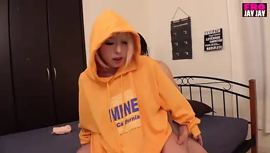 Büyük kapüşonlu kız cezbedici: evde şehvetli bir aşk hikayesi - bölüm 3