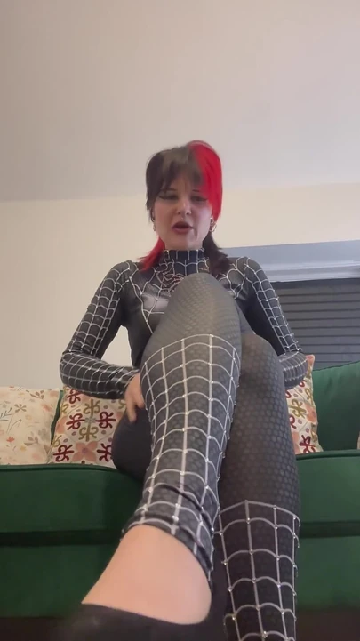 Девушка-великанша-паук извращенная месть