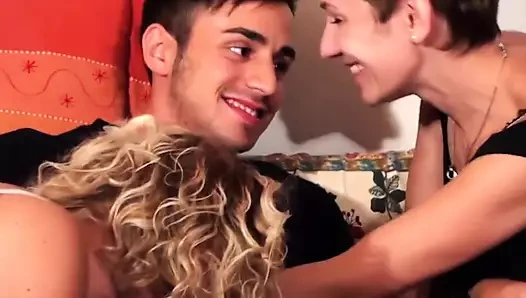 Giada ve Michelle ile seçmelerde domaltmalı ve oral seks