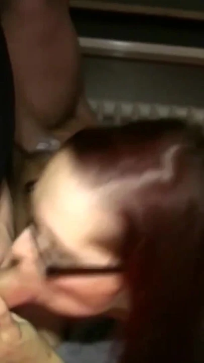 Необходимо поделиться моментом из "С ее лучшей подругой в свинг-клубе и инсеминированных двумя мужиками!"