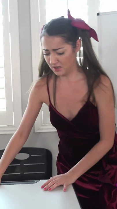Lily Adams cinsiyet değiştirme rol yapma oyunuyla mastürbasyon yapıyor