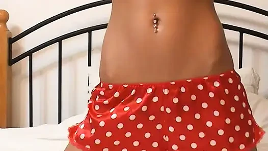 Dik memeli sevimli bruentte hatun Lacey kendini tatmin etmeyi seviyor