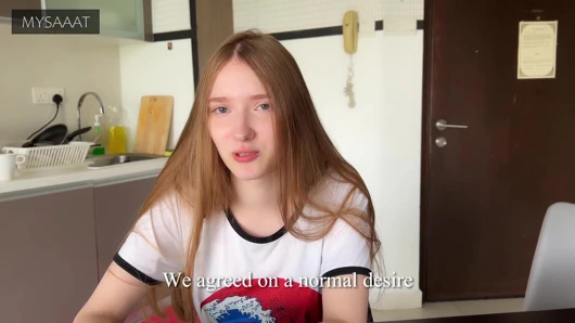 Üvey kız kardeş satrançta kayboldu ve amına iki kez boşalıyor