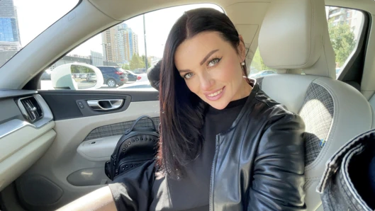 Yoldan geçenler arabada normal bir oral sekse izin vermiyor