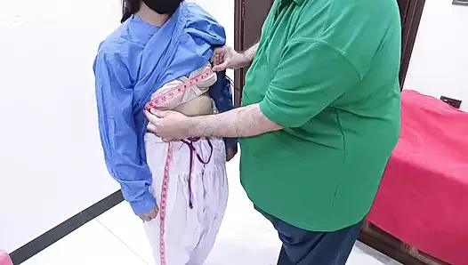 Üniversite üniformalı Pakistanlı kız terzi tarafından sikiliyor