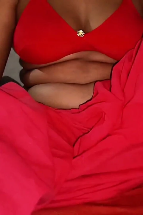 Bölüm 1 üvey erkek kardeşim beni bahaneyle odasına çağırdı ve benimle seks yaptı