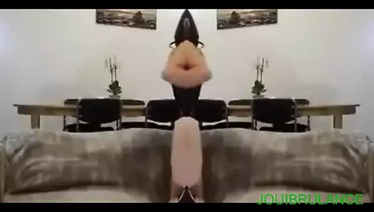 Je crois que tu vas me faire jouir ! le visage tout illuminE