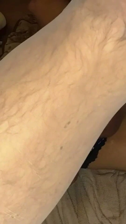Seksi kız makine tarafından orgazm olana kadar sikiliyor | Bölüm 3