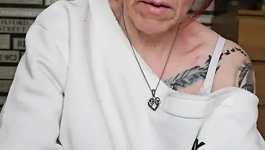 Edepsizce Konuşan Evli Kadın Beni Yeni Arkadaşıyla Aldatıyor