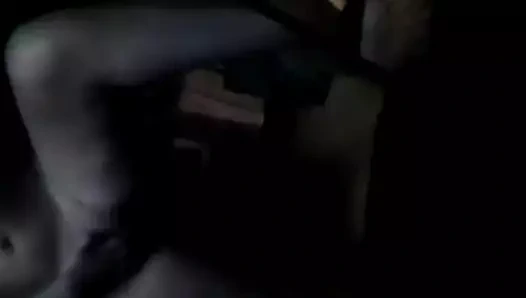 La vesina se graba para su novio