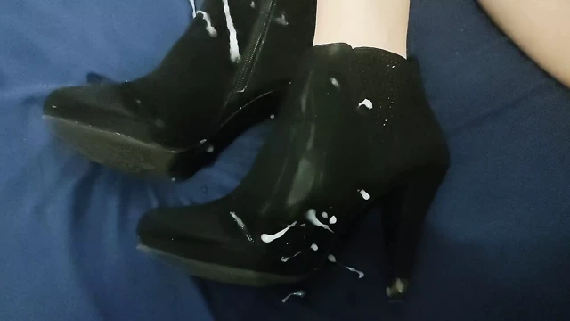 Karımın topuklarında büyük cumshot