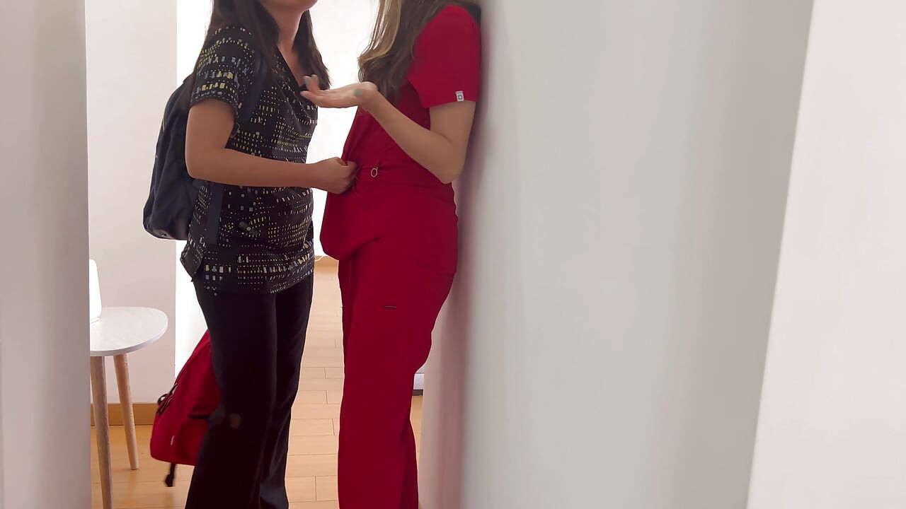 En sevdiğim hemşire bana dokunduğunda daha iyi hissediyorum.