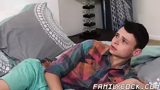 uzun boylu ve yakışıklı üvey babası barebacked zor tarafından onun genç üvey