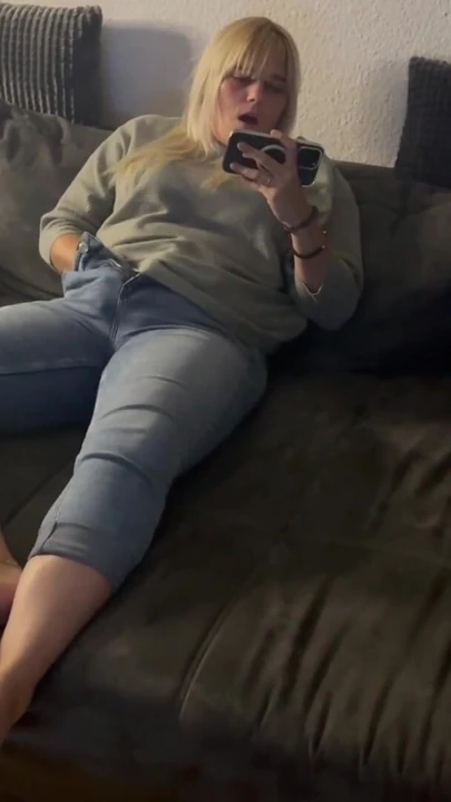 Mastürbasyon kanepesi porno izle çoklu orgazm yoğun ıslak amcık sarışın tek başına titriyor twitch ıslak inliyor | Klip 1