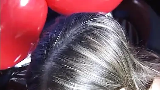 Sevimli sürtük bakış açısıyla yarak emiyor