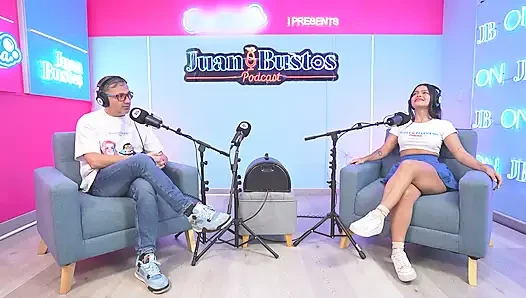 Camila henao gırtlağına kadar alıyor: erkek arkadaşının kalın yarağını gırtlağına kadar alıyor ve ağzına boşalıyor