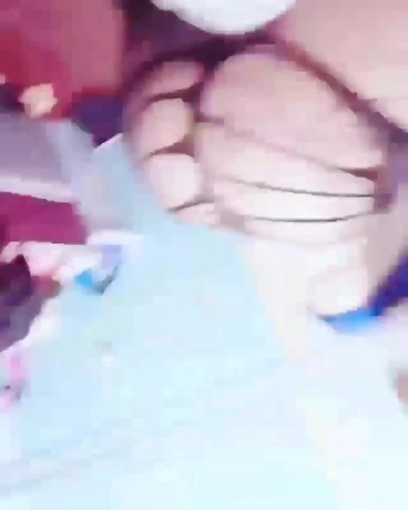 Bia 23louis moviendo su culo otra vez