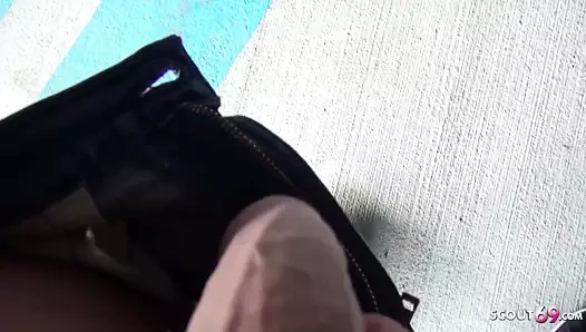 Sıska Alman temmuz güneş var raw kamu seks içinde car park ile yabancı