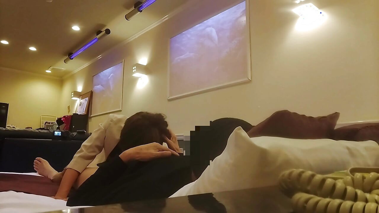 Bir ilişki partneri ile bakış açısı, yetişkin cazibesiyle kaplı yasak seks