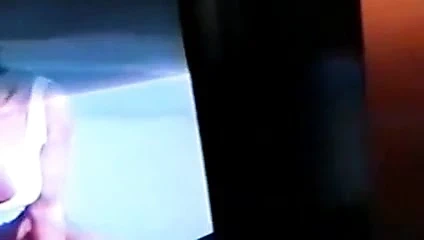 Fahişe karısı zafer deliği içinde erkekler arasında çok emiyor