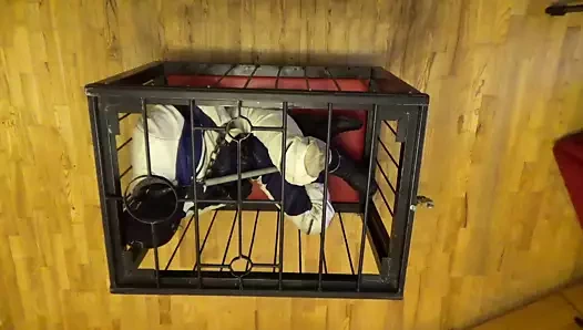 Deri takım elbiseli ve kafesli