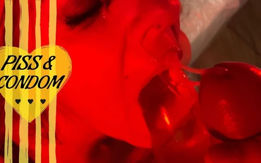 O götümü sikerken sidiğini domaltarak ağzıma aldım