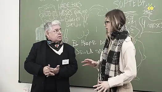 Instituto Limón Bölüm 1 Matematik Öğretmeni, İki Sınıf Arkadaşına Çok Özel Bir Şekilde Paylaşmayı Öğretiyor