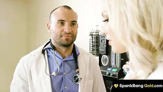Spankbang gold - doktorun büyük yarak rayları büyük memeli hasta Kenzie Taylor anlamsız