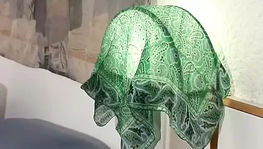 Fransız zayıf hatun anal seks yaptıktan sonra küçük göğüslerine boşalıyor