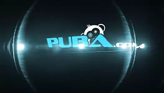 Sevimli lola bir canavar siyah horoz alır!