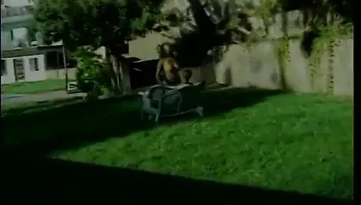 Büyük sikiş Doğulu güzeli domaltarak sikiyor