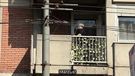 Une belle-mère surprend son beau-fils enfumant - pipe enfumant et facial !