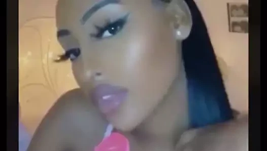 Bir yapay penis ile Eritre kız