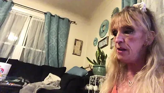 Tatlı yarağını emerek şımartıyor