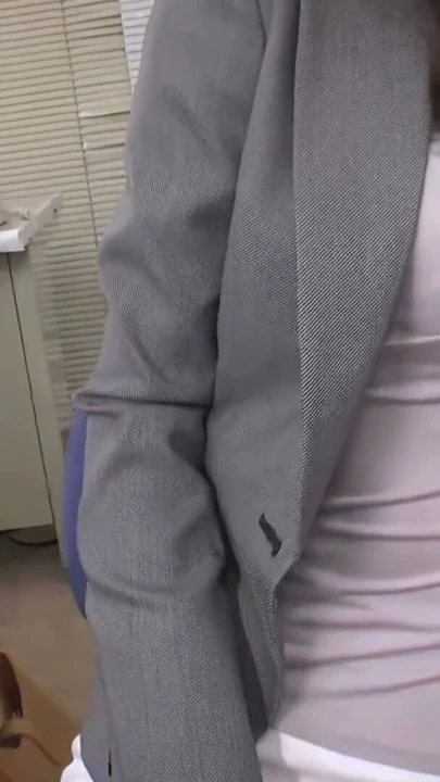 Asyalı Japon porno bebeği parmaklanıyor, sik emiyor sonra | Clip 1