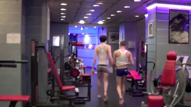 Twink kevin göt sikişi dby claixte saunada
