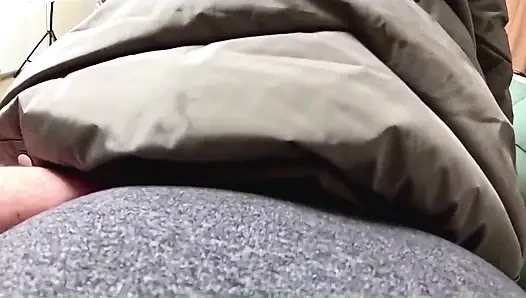 Parlak kürklü ceket. Gırtlağına kadar alma, tükürme oyunu, binme ve ceketime boşalma