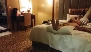 Sahibe şiddetle kırbaçlıyor 3