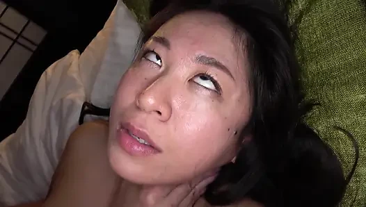 A142F01 Picking up a thrilling mature woman in a local shopping street! The more ordinary housewives get more satisfied, rolling their eyes and going wild with their mature bodies!