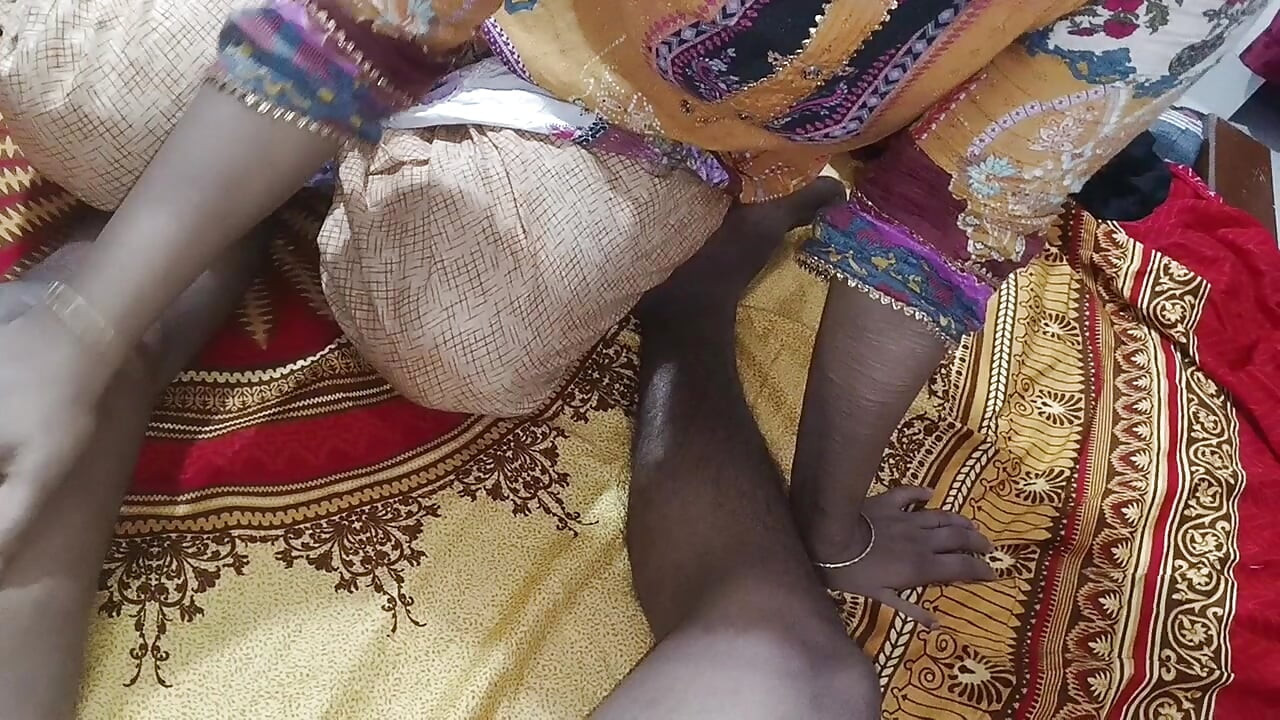 Genç sasuma büyük yaraklı sert sert seks damad-ji desi Hintçe sesli sikiş