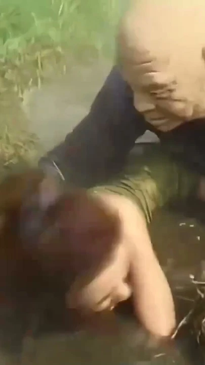 Kranker Fick beim Bauer naehe Hamburg - Facial Cumshot | Clip 1