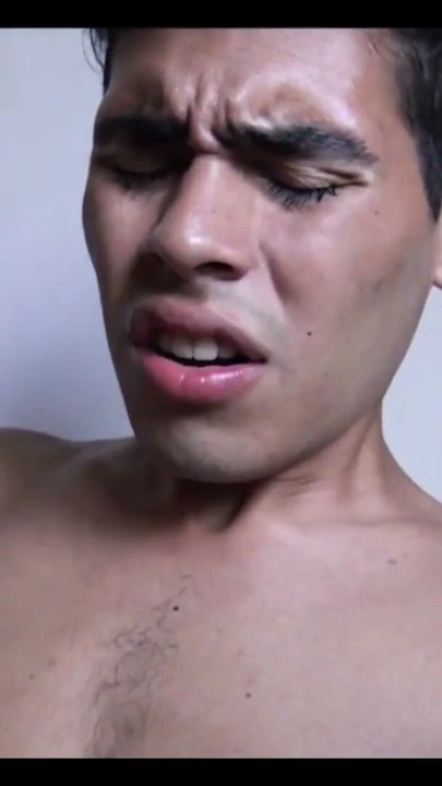 Genç İspanyolca latino twink seks için nakit itibaren yabancı pov | Klip 2