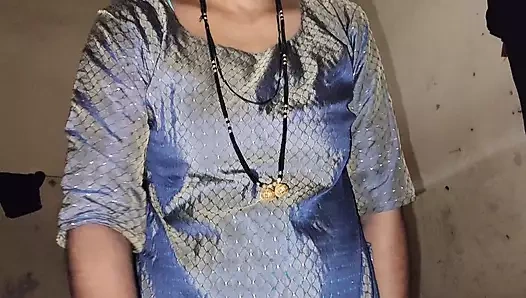 Bunu giydikten sonra, baldız kayınbiraderi üzerine çıktı ve kalın yarağı tarafından sikildi