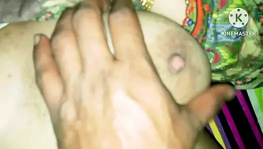 Hintli öğrenci kız kendi kendine seks dersi alıyor