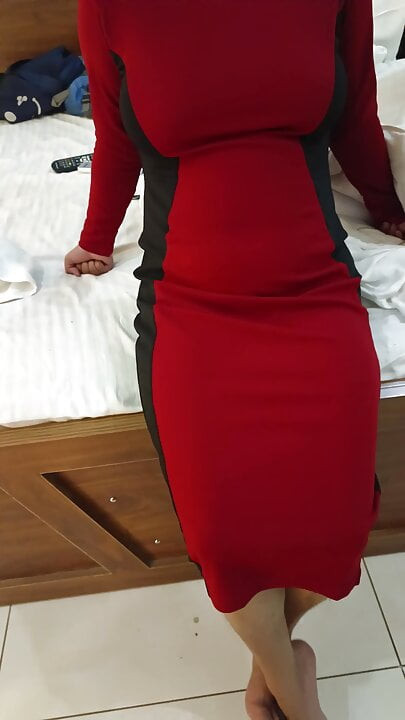 Kırmızı ateşli elbise bana kız arkadaşım ko oyo me bula k choda.. bölüm 1